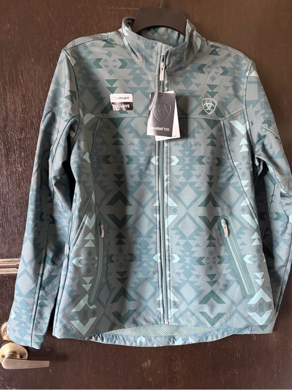 Ariat New team softshell pinewood green women’s jacket. Size XL NWT price firm! - Picture 2 of 9